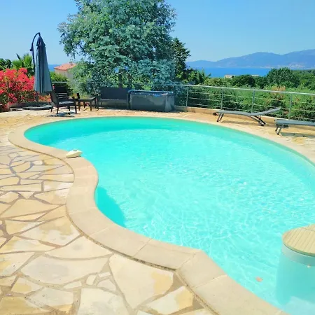 Abbracciu Climatisee Avec Piscine Chauffee Et Vue *