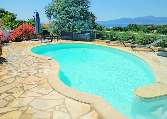 Abbracciu Climatisee Avec Piscine Chauffee Et Vue *